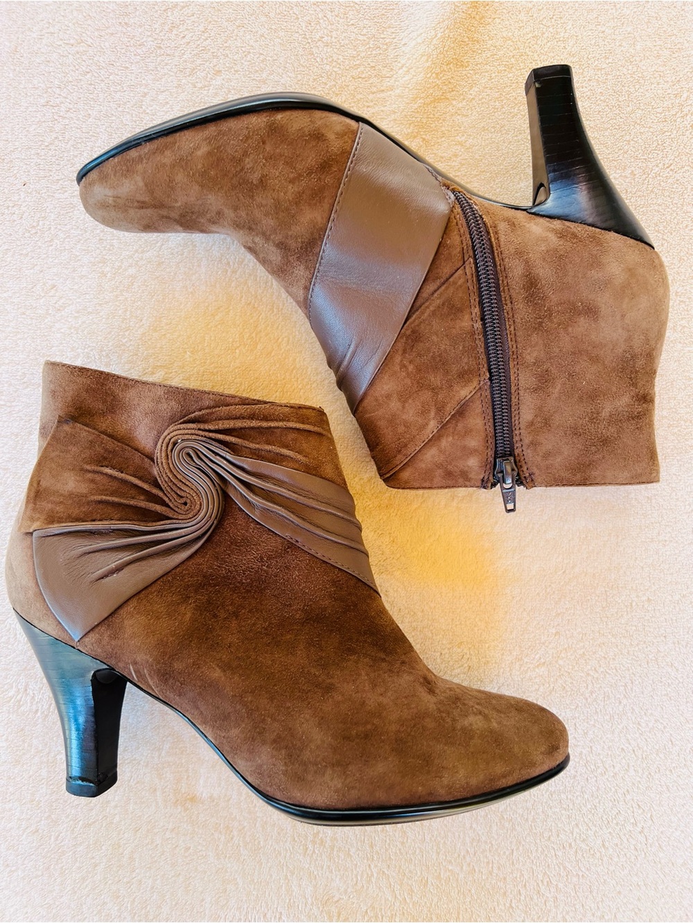 SOFFT Brown Suede Leather Ruched Ankle Boots Size 11 High Heel